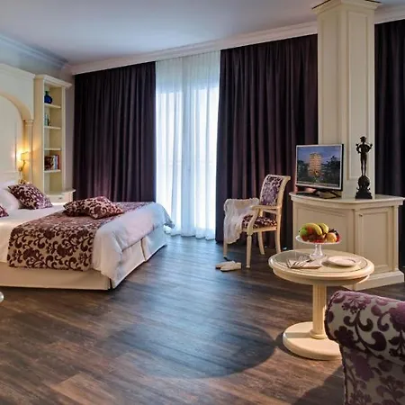 Tritone Luxury Thermae & أبانو تيرمي